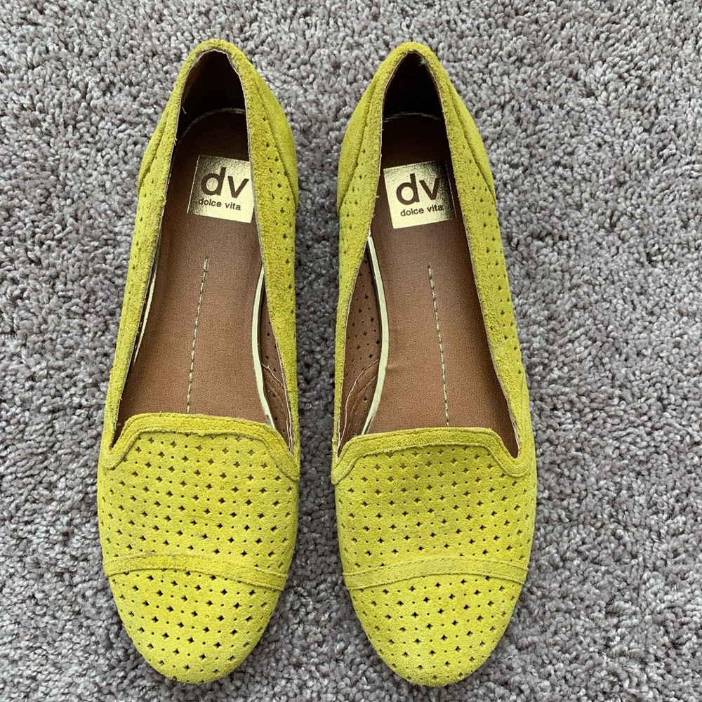 ✨Dolce Vita✨ Mustard Flats NBW Size 10